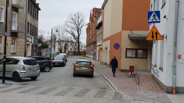 Ulica Kościuszki w Strzelcach Opolskich umożliwia dojazd do centrum miasta.