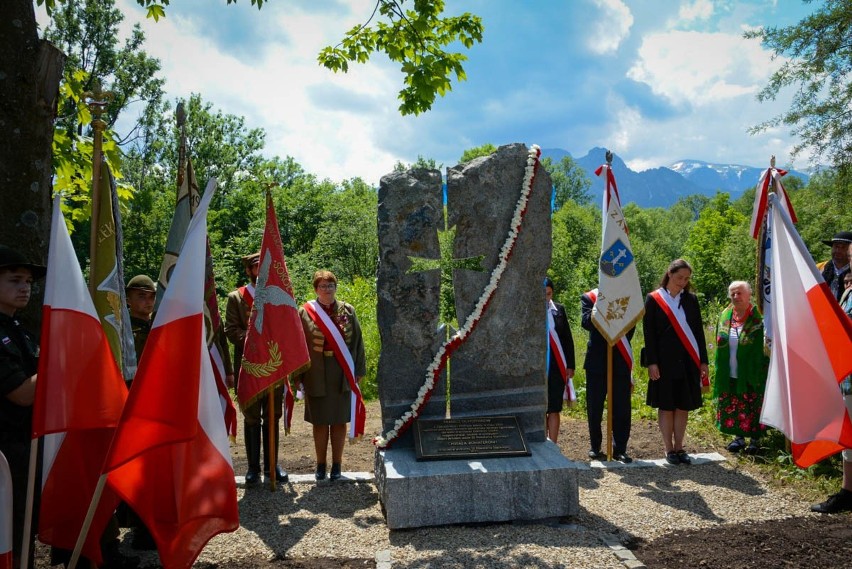 Zakopane. Powstańcy Śląscy upamiętnieni. Pod Giewontem stanął specjalny pomnik dla walczących o Śląsk
