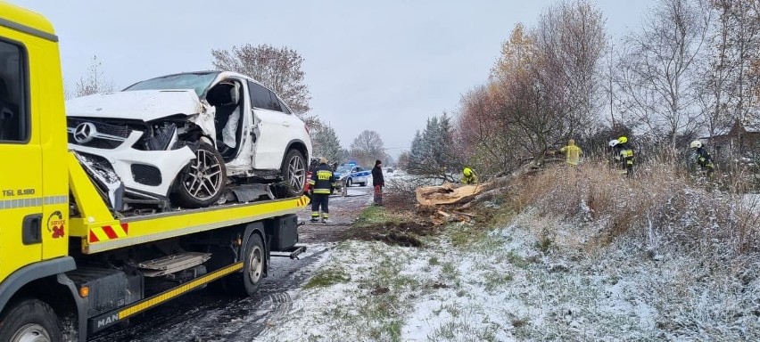 Ślisko na drogach. Trzy wypadki o poranku w regionie [ZDJĘCIA, WIDEO]