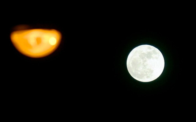 Pełnia Księżyca 2018 w Wielką Sobotę.
