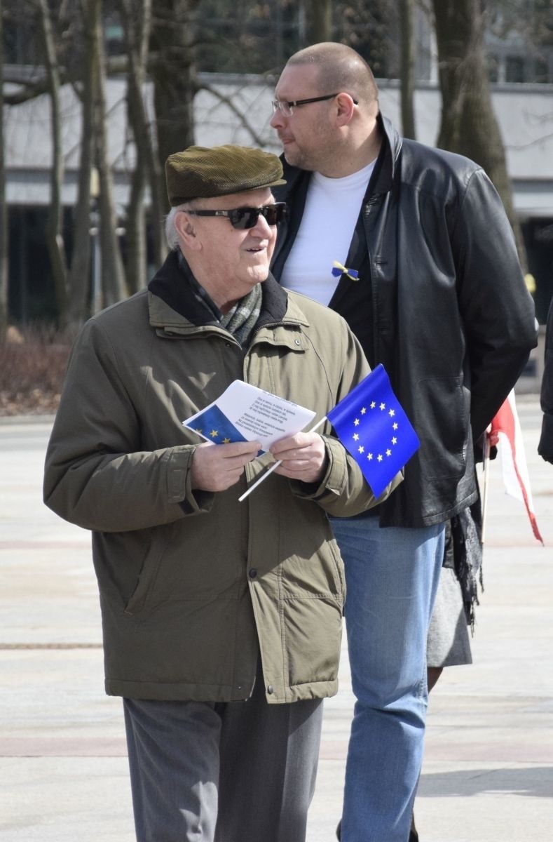 "Warcholstwo i cwaniactwo" - mocne słowa na manifestacji KOD w Kielcach