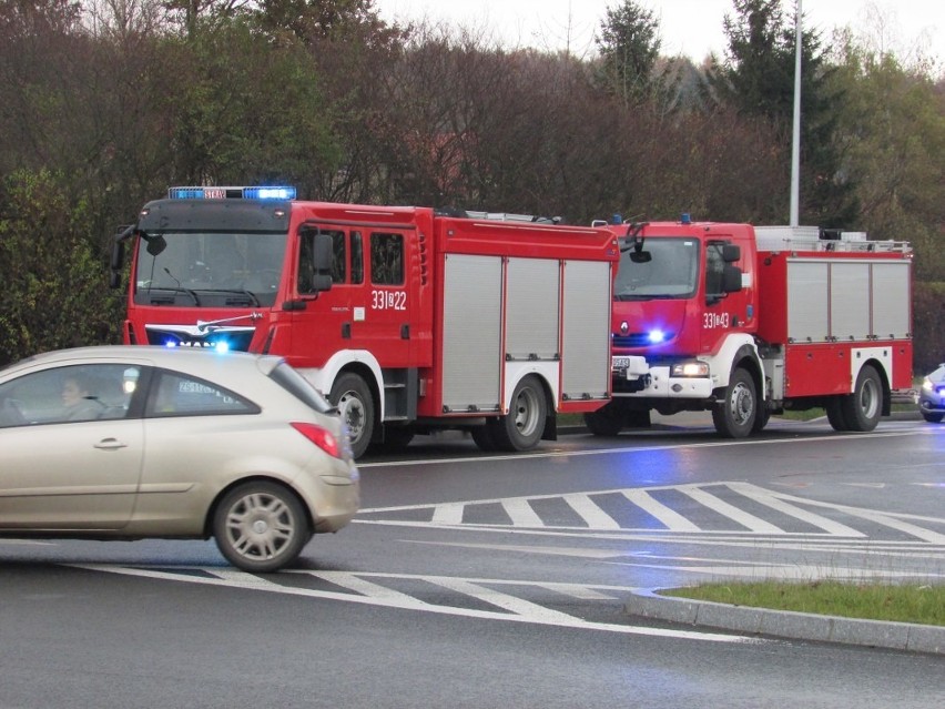 Trzy samochody zderzyły się na ul. Langego - Śniadeckich w...