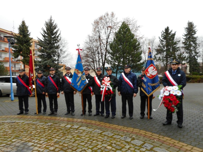 Poczty sztandarowe uczestniczace w uroczystości.