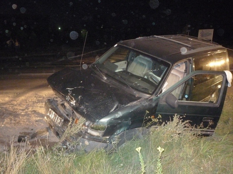 Wypadek w Koronowie. Opel corsa uderzyl w chryslera (zdjęcia, mp3)