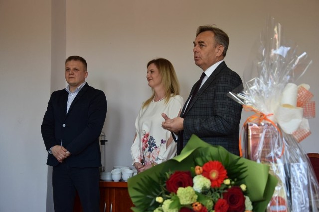 Piotr Leśnowolski po 12 latach przestaje być burmistrzem Jedlni - Letnisko. Z pracy odchodzi też  sekretarz Justyna Ostrowska oraz skarbnik Sławomir Wolak.
