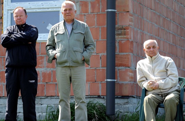 Od lewej: J. Złomańczuk, F. Kanas i honorowy prezes Polonii Przemyśl, Jerzy Miśkiewicz.