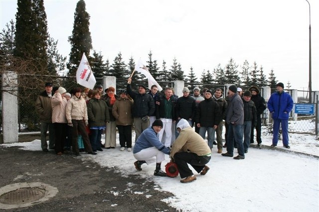 To zdjęcie wykonaliśmy zimą 2009 roku. Kilkudziesięciu pracowników MSM Ostrowia ogłosiła wtedy strajk ostrzegawczy