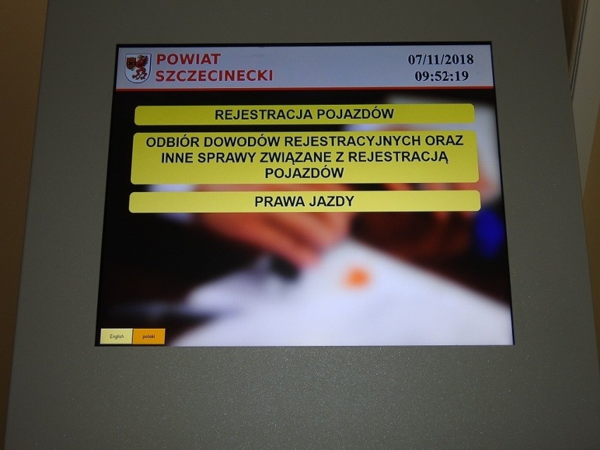 Nowy system kolejkowy w wydziale komunikacji w Szczecinku [zdjęcia]