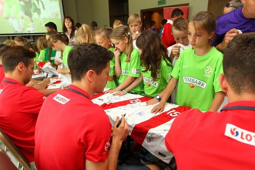 Zwycięzcy turnieju „Z Podwórka na Stadion o Puchar Tymbarku”...