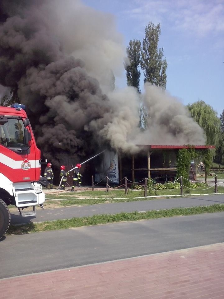 Informację o pożarze straż otrzymała dziś, po godz. 9. Ogień...