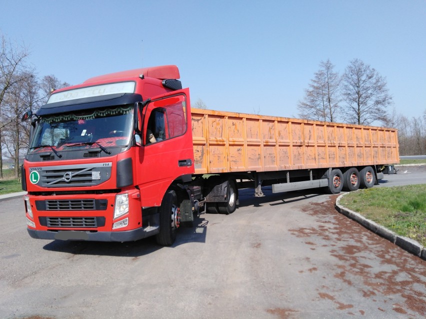 Transport nielegalnych odpadów jechał z Wrocławia do...