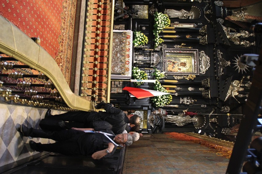 Papież w Częstochowie: Pielgrzymi się modlą ZDJĘCIA