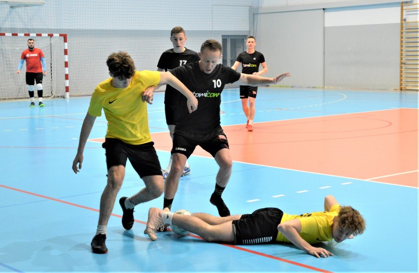 Proszowicka liga futsalu. Młode Ziemniaki i Arobus w finale