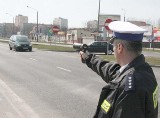 Szaleńcza jazda przez Zwoleń. Kierowca bez prawa jazdy zatrzymany przez policję