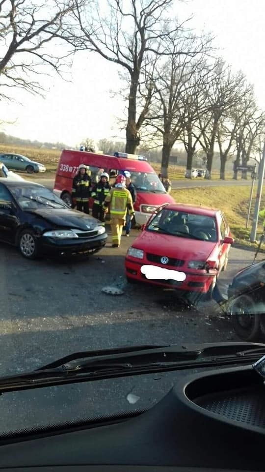 Wypadek trzech samochodów pod Wrocławiem (ZDJĘCIA)