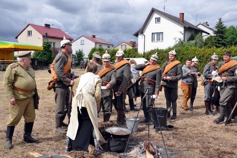 Rekonstruktorzy rozstawili obóz rosyjski i niemiecki