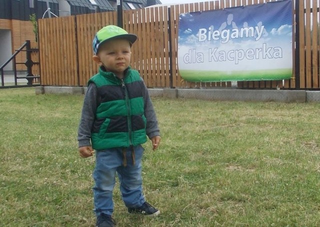 Niespełna dwuletni Kacperek pochodzi z Majdanu Królewskiego, jednak jego rodzice już kilkakrotnie organizowali w Tarnobrzegu akcję, w czasie której zbierano pieniądze na rzecz chłopca.