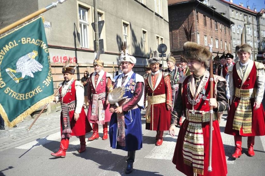 Intronizacja króla kurkowego na Rynku Głównym w Krakowie [ZDJĘCIA]