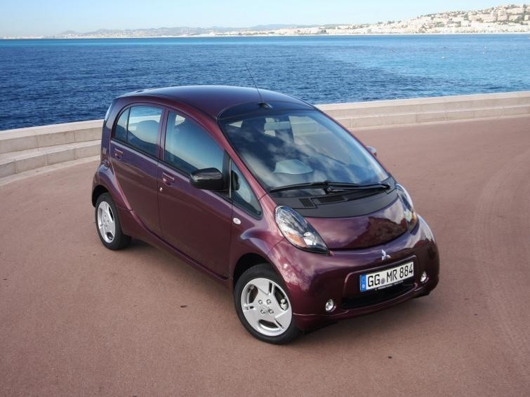 Mitsubishi i-MIEV - cena 122 300 zł / Fot. Mitsubishi