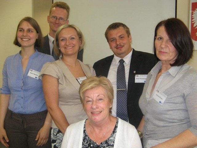 Autorzy sukcesu: Anna Ginter (z prawej), Ariel Pawełczyk i Joanna Pyrgiel ze Słubic oraz Soeren Bollmann (szef centrum kooperacji), Katrin Becker i Astrid Staven z Frankfurtu.