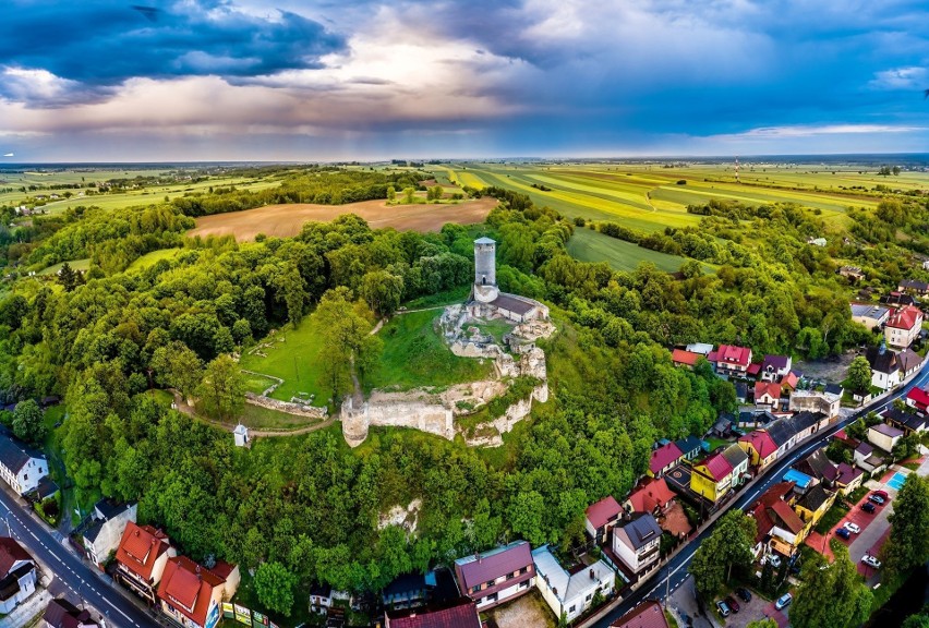 Noc Kupały na zamku w Iłży. Koncerty, walki na miecze, Festiwal Tańca z Ogniem i inne atrakcje. Szykuje się ciekawa niedziela! 