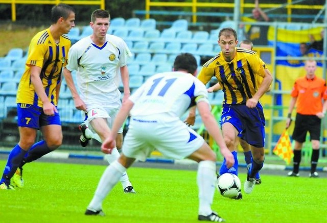 Piłkarze Lecha stracili w Rybniku aż 4 gole i kończyli mecz w dziewiątkę.