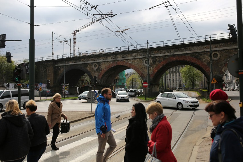 Zabytkowy wiadukt nad ulicą Grzegórzecką zostanie...