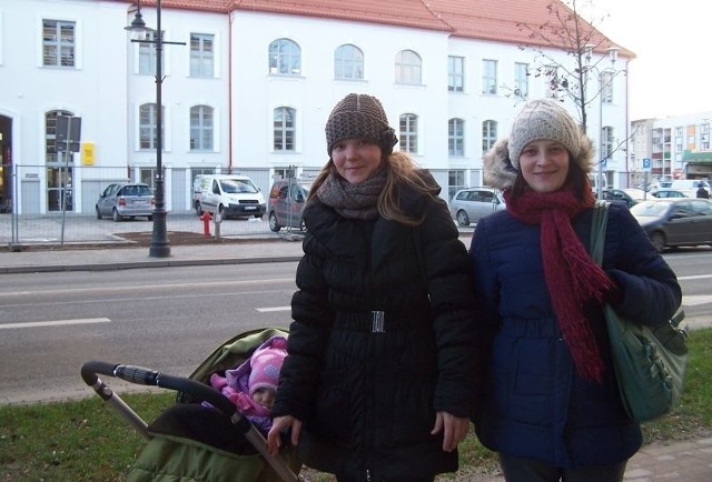&#8211; Na pewno będziemy na otwarciu. Nie planujemy dużych zakupów, chcemy się najpierw rozejrzeć &#8211; mówią Izabela Borysow (z lewej) mama Wiktorii oraz Ewa Borysow.
