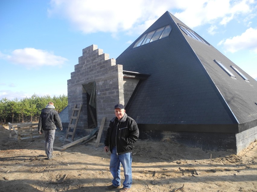 Replika piramidy stanęła w gminie Borzytuchom [ZDJĘCIA]
