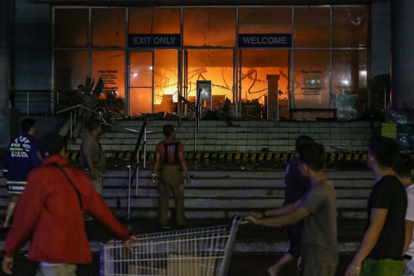 Filipiny: Pożar w centrum handlowym w Davao. Zginęło co najmniej 40 osób [ZDJĘCIA]