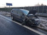 Tarnów. Wypadek na autostradzie. W rozbitym samochodzie matka z trójką dzieci