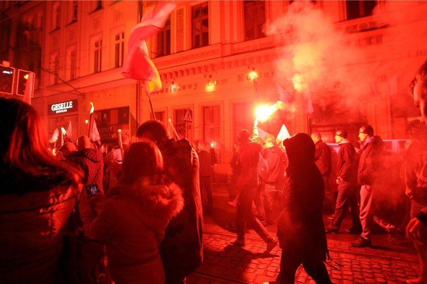 W marszu narodowców we Wrocławiu uczestniczyło ok. 8 tys....