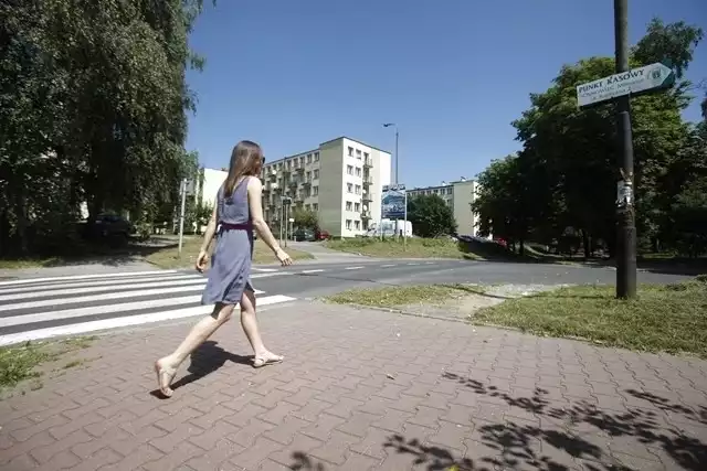 Droga przy milowickim parku budzi teraz strach w Justynie