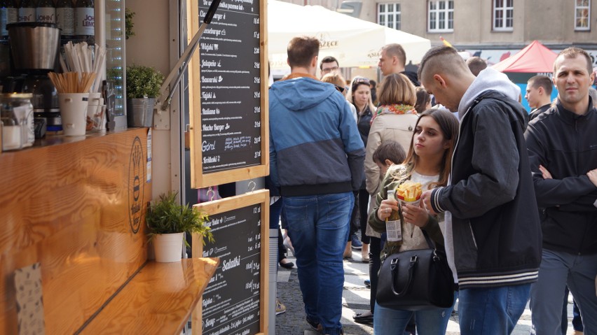 Pyszne jedzenie i świetna zabawa, czyli food trucki w...