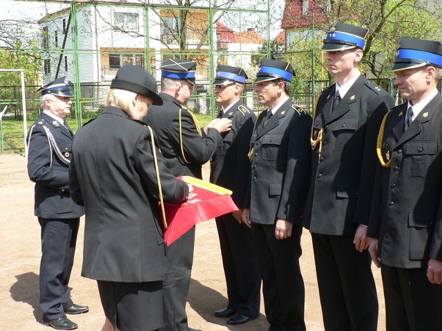 Lęborscy strażacy świętowali Dzień Strażaka i 20 -lecie istnienia PSP.
