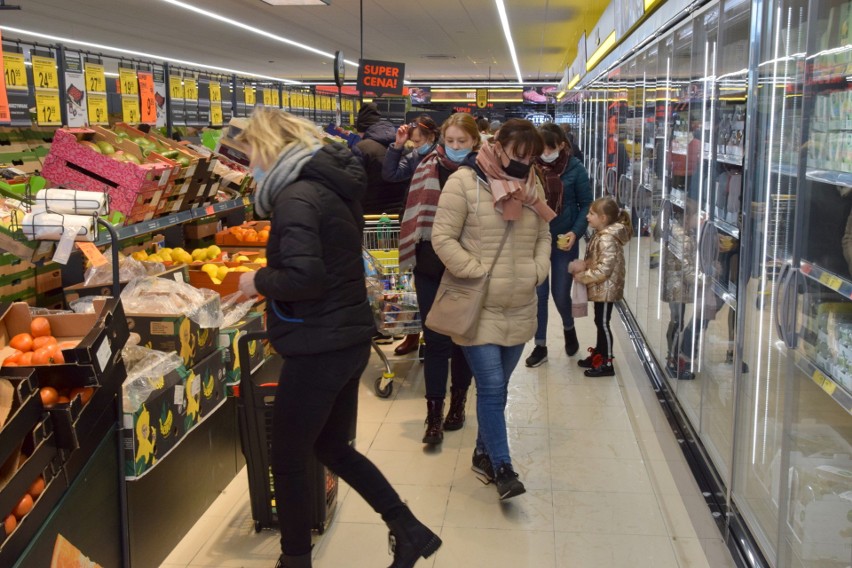 Wielkie oblężenie nowej Biedronki w Bodzentynie! W akcji... łowcy promocji. Zobaczcie zdjęcia i wideo 