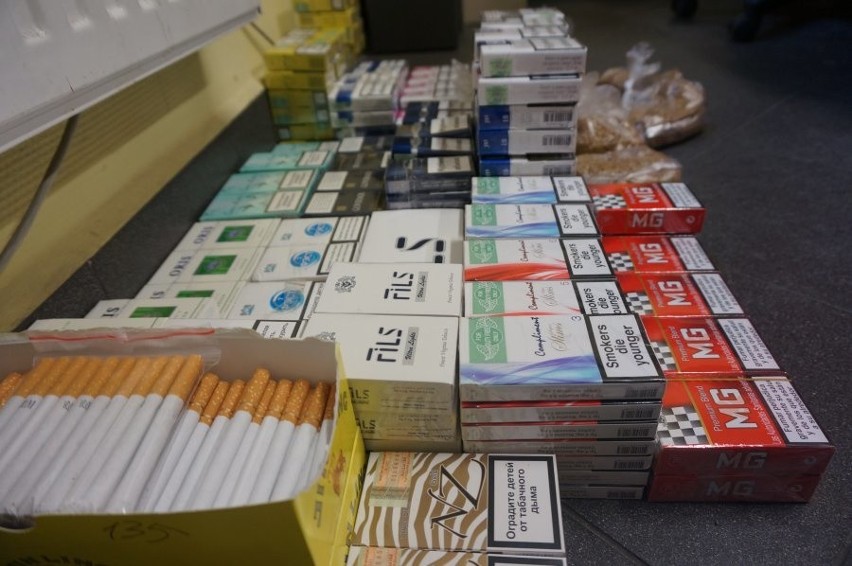 W dzielnicy Klachowiec nielegalnie handlowano papierosami i...