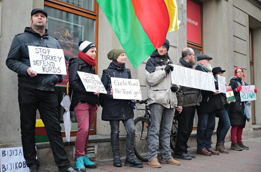 "Stop tureckiej agresji!". Protestowało kilkanaście osób