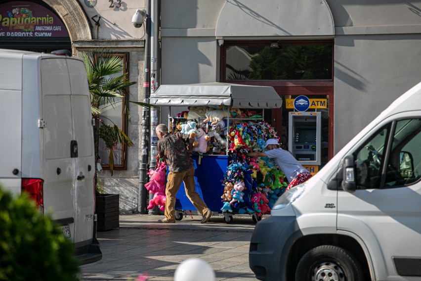 Poniedziałkowy dół? Kraków budzi się do życia po długim weekendzie