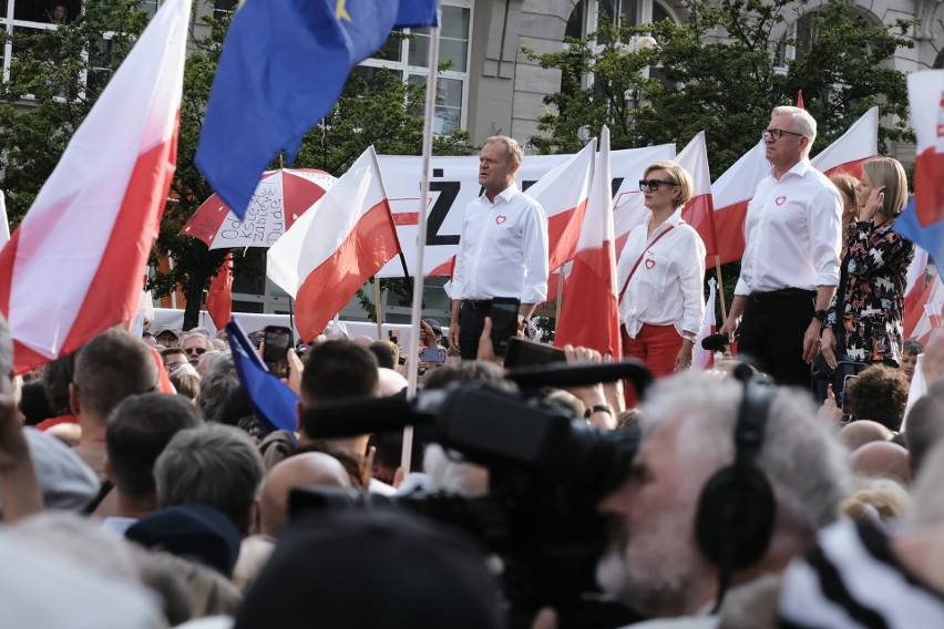 Podczas piątkowego wiecu na placu Wolności w Poznaniu...
