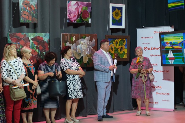 Aż trzy malarki ze Skaryszewa zaprezentowały swoje prace w Miejsko-Gminnym Ośrodku Kultury.