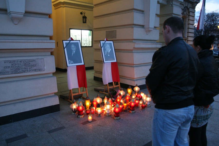 10 kwietnia 2010 roku - Nowy Sącz w żałobie po katastrofie smoleńskiej