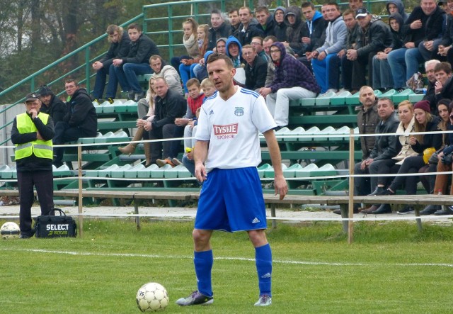 Grający trener Bukowej Jastkowice Dariusz Bartnik i jego podopieczni musieli pogodzić się z porażką.