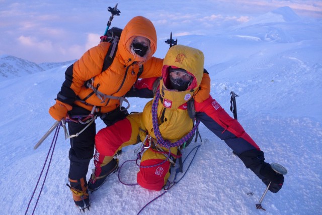 Szczepan Brzeski, Bochnianin na szczycie Denali. Młody człowiek  sukcesywnie zdobywa najwyższe szczyty na całym świecie. Do zaliczenia Korony Ziemi brakuje mu jeszcze tylko Mount Everestu