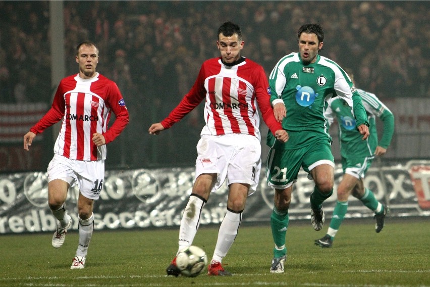 Był piłkarzem Cracovii w latach 2008 - 2011 oraz jesienią...
