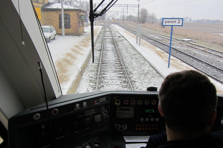 Kolejarze i urzędnicy przejechali z Poznania Głównego do...