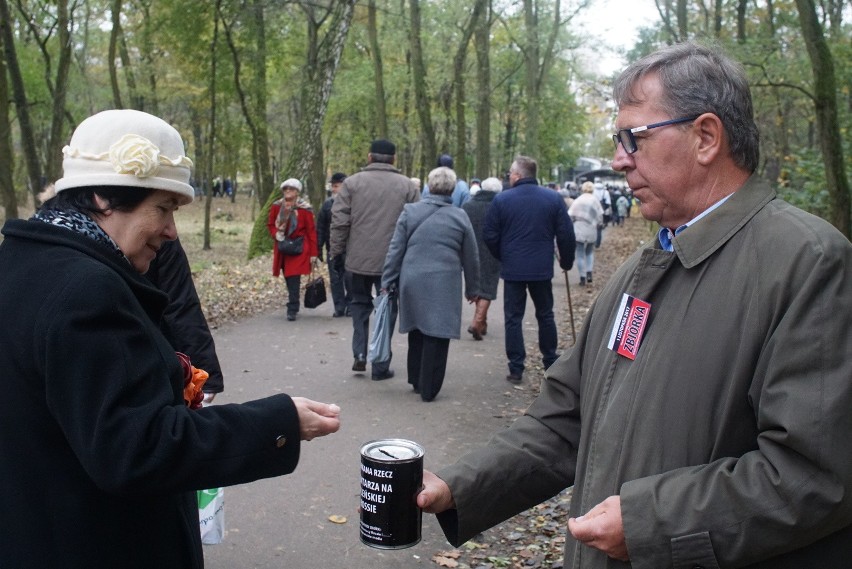 Wszystkich Świętych w Poznaniu: Trwa zbiórka na Rossę - 1...