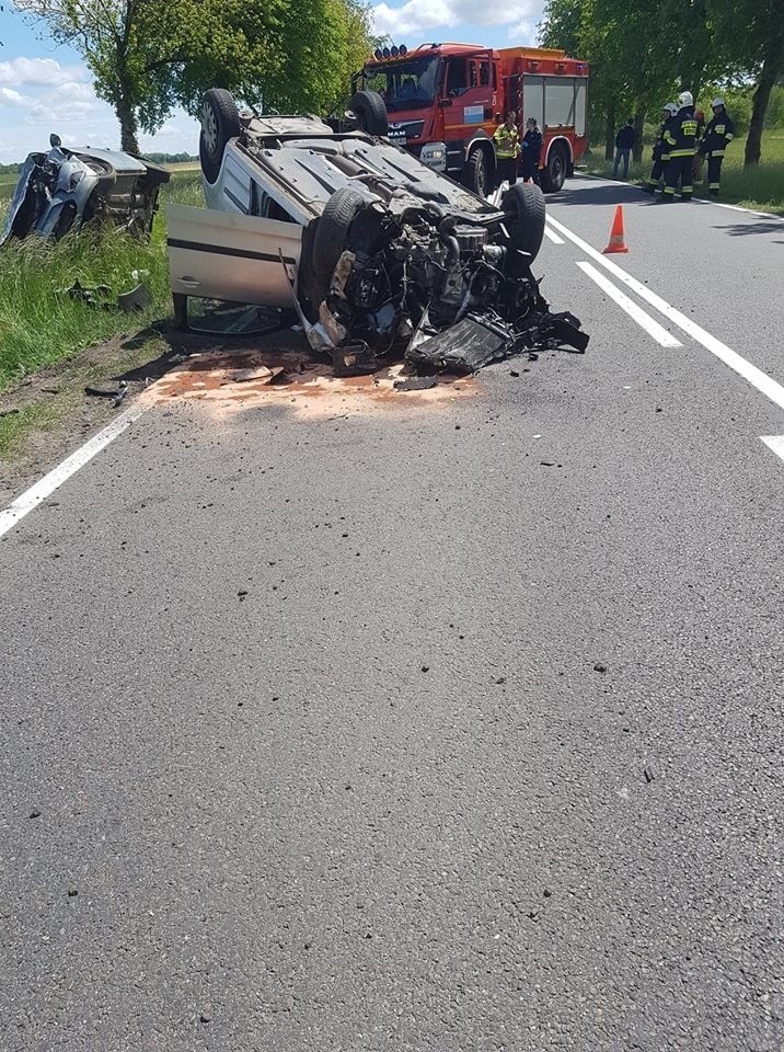 Wypadek na dk 10 w okolicu Jabłonowa. Trzy osoby ranne [ZDJĘCIA] 