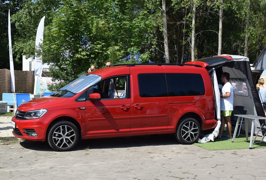 Volkswagen Caddy w kempingowej wersji Beach....