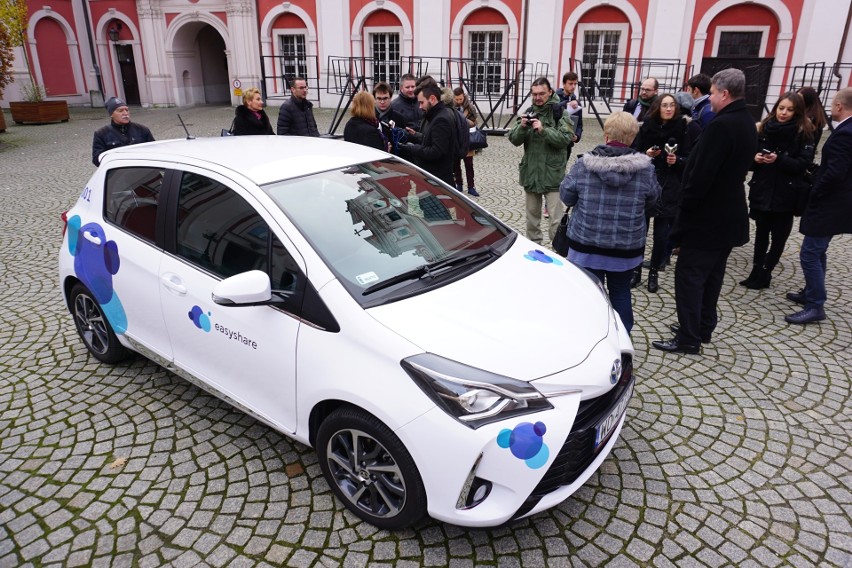 Poznań: Wypożyczysz na minuty auto hybrydowe. Zgłoś się, a...